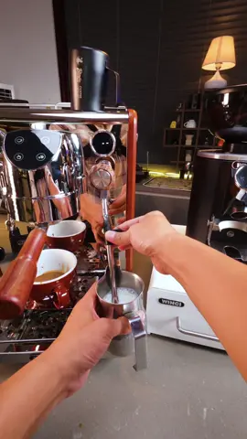 Được thưởng thức những ly cà phê tự tay mình pha vẫn là điều gì đó vô cùng tuyệt vời, POV pha latte art cùng Winci SonicS #dohoang #coffee #espresso #latte #winci #sonic 