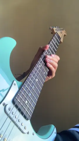 ada yg req kmren nih🤘🏻 #guitartok #fyp #guitarcover #lfl #gitarcover #music #gitaris #hitsong #akumilikmu #dewa19 #ahmaddhani #andraramadhan 