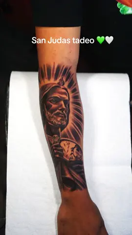 San Judas tadeo tattoo done this week! Para MAs info Mandame mensaje. For more information dm me on my ig / Kevs.inks  • • #tattooideas #tattooartist #sanjudastadeo💚 #sanjudastadeopatronodelascausasdificiles #sanjudastadeo #sanjudastattoo #mexicantiktoks #mexicano #tattoolover #dallastattooartist #dfwtattooartist #texas #fyp #fypシ #fypシ゚viral 