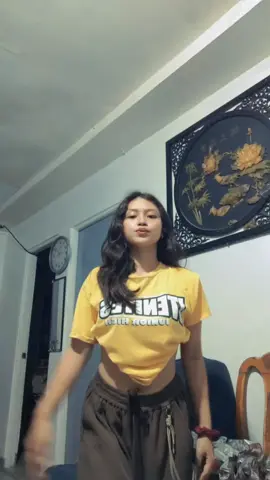 palowbatt na q dc:@mikoyanson_  #fyp #dancetrend 
