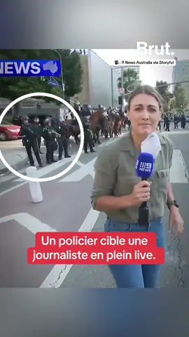 La journaliste Lauren Tomasi, de la chaîne australienne 9News, ciblée par un policier à Los Angeles lors de manifestations.