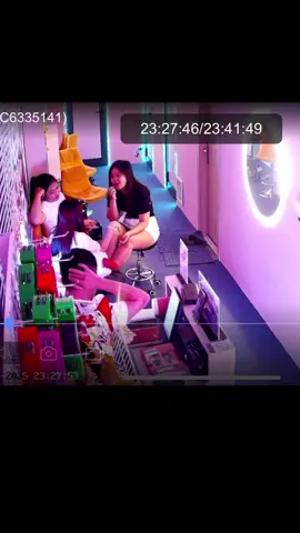 Đến Music box Hát : ❌ Đến Music Box buôn: ✅ 🤣🤣🤣🤣 #maikamusicbox #musicbox #chualang 