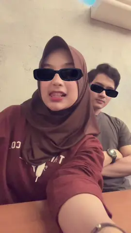 kasian di ajakin ngejamet mulu😭🙏🏻
