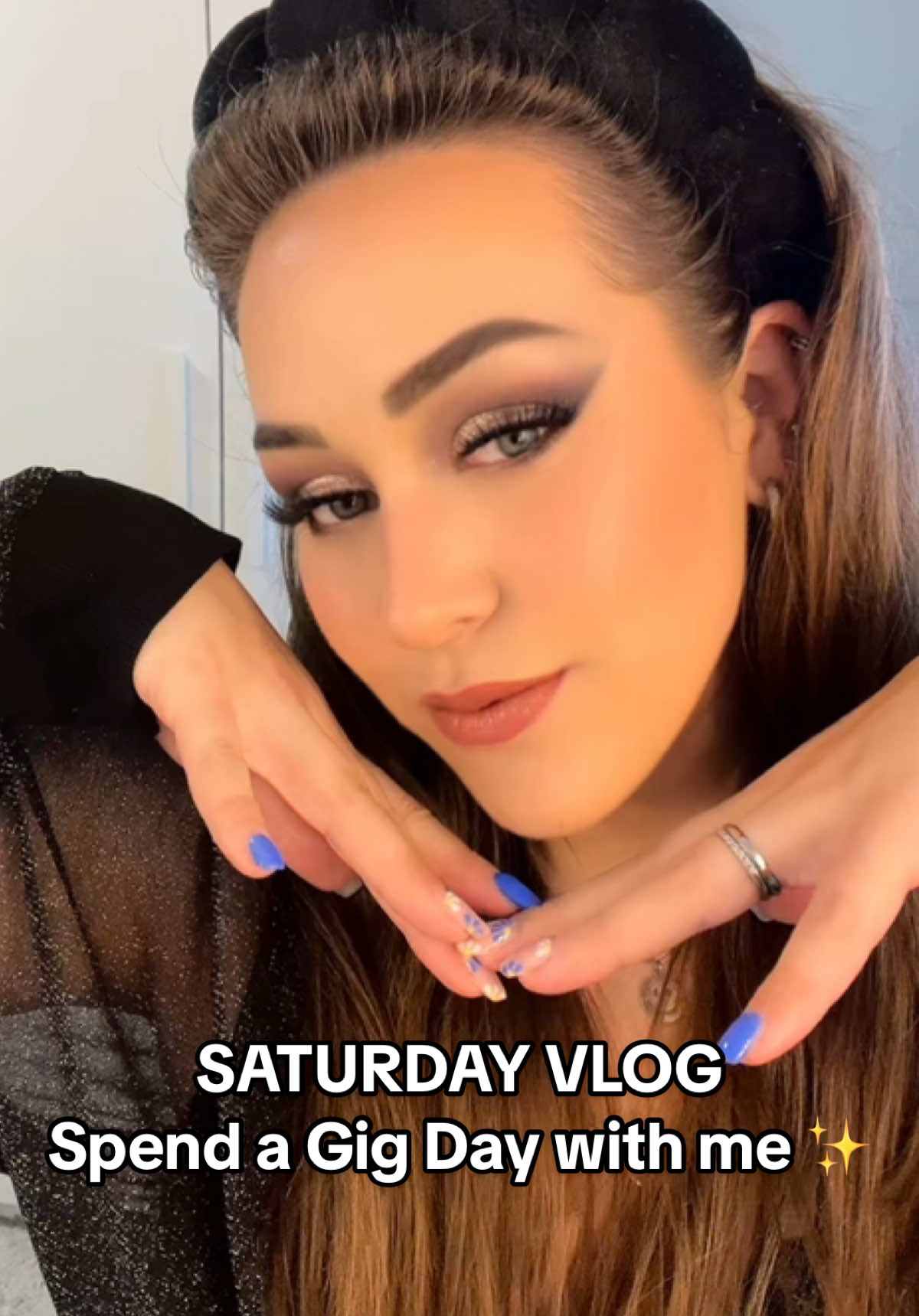 Vom Frühstück bis zur Bühne 🎶✨ Mein Samstag / GIG DAY 🫶🏼 _________________________________ Unbezahlte Werbung – selbst gekauft #loopshopper @reisenthel  #skincare @Paula’s Choice DE AT  #prettygrungepalette @Huda Beauty 💄☕️  #GigDay #FollowMeAround #GetReadyWithMe #MusikerinLife   #BeautyRoutine #SkincareLover #MakeupVibes #PrettyCrunch   #PaulasChoice #laxvox #Reisenthel #HudaBeauty    #TikTokVlog #GermanTikTok #UnbezahlteWerbung 