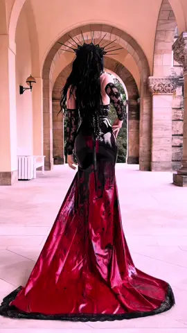 New metallic red and black one of a kind #gown I recently made. Photographed this weekend during #Wgt #gothicfestival in Leipzig. #ausriefel #gothicfashion #wavegothictreffen #latexdress 