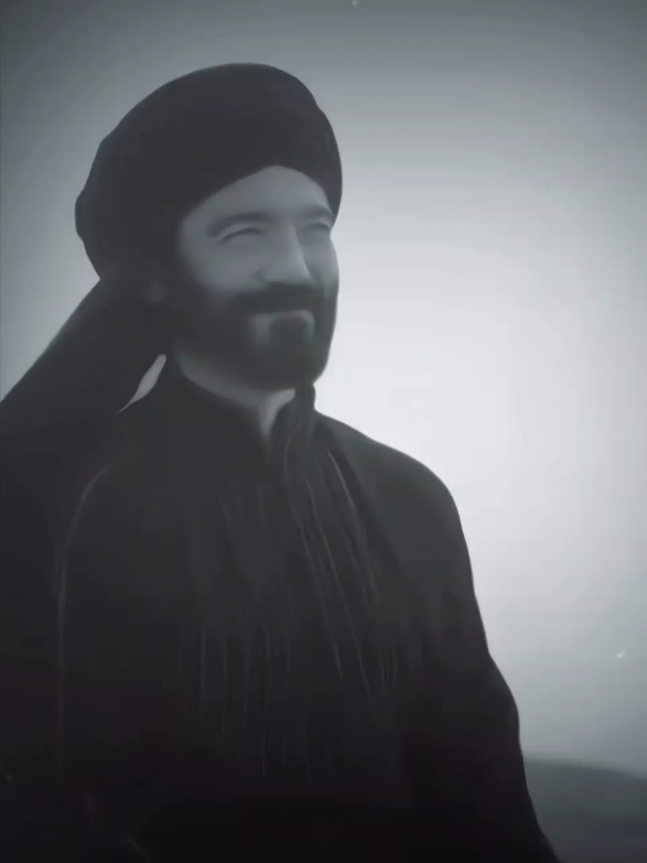 ماذا تُؤَمِّلُ مِن قَومٍ إِذا غَضِبوا جاروا عَلَيكَ وَإِن أَرضَيتَهُم مَلّوا.. فَاِستَغنِ بِاللَهِ عَن أَبوابِهِم كَرَما إِنَّ الوقوفَ عَلى أَبوابِهِم ذُلُّ 🤍 #محمد_بن_إدريس_الشافعي #رسالة_الإمام #خالد_النبوي ✨