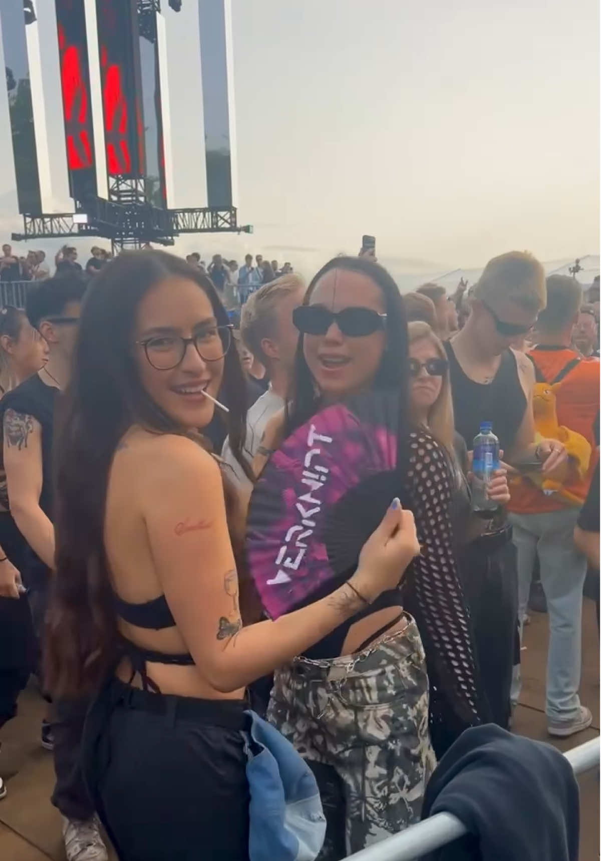 @Verknipt -Festival Utrecht 2025 💜🖤 #vollgas #verkniptfestival #utrecht #techno #ravegirls #dancer 