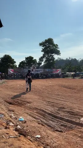 Duel panas antara @Fikram222 & @M ali maruf 35  #222 #35 #fypage #pantaipulaudatok #sukadana #sircuit #gestrekindonesia #cross #crosscountry #balapmotor #aquaairpower #balapmotor #fypシ゚ 