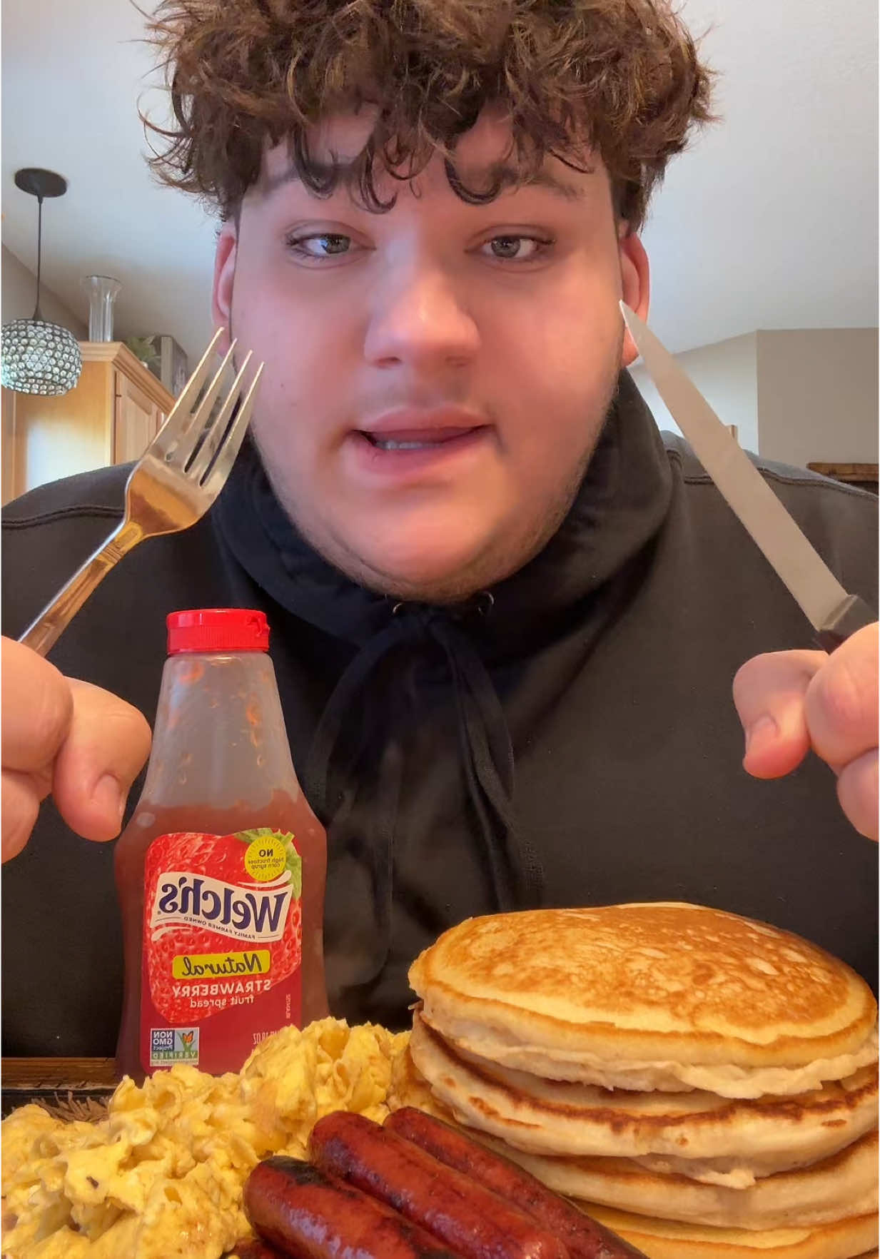 Classic American 🇺🇸 breakfast #fyp #mukbang #eating #eatwithme #asmrsounds #asmr #Foodie #foodtiktok #FoodLover #viralvideo #america #breakfast #pancakes #mukbangeatingshow #tiktokfoodie #tiktokfood 