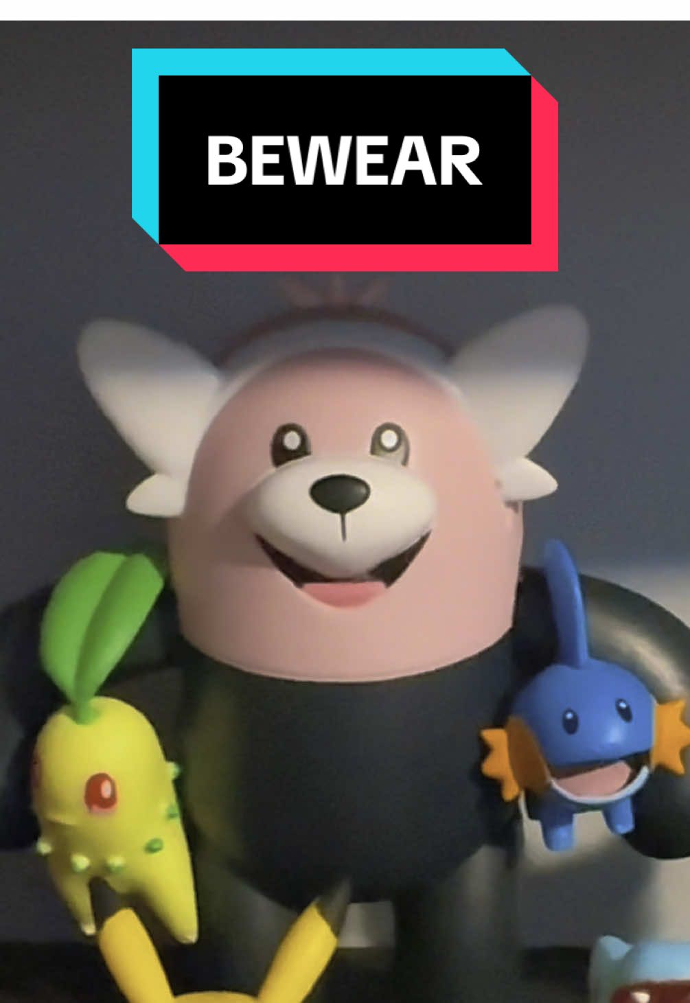 🧸💥 Bewear não é só fofinho... é perigoso também! Esse Pokémon pode esmagar com um abraço — e ainda assim é um dos mais amados! 🫣🔥 💬 Você encararia um abraço do Bewear? Comenta aí! 👇 📦 Figura da coleção Jazwares 🔁 Curte, salva e manda pra quem ama Pokémon! #bewear #pokémon #jazwares #pokemoncollector #pokemontiktok #figuraspokemon #pokemonnostalgia #foryou #fy #pokemonbrasil