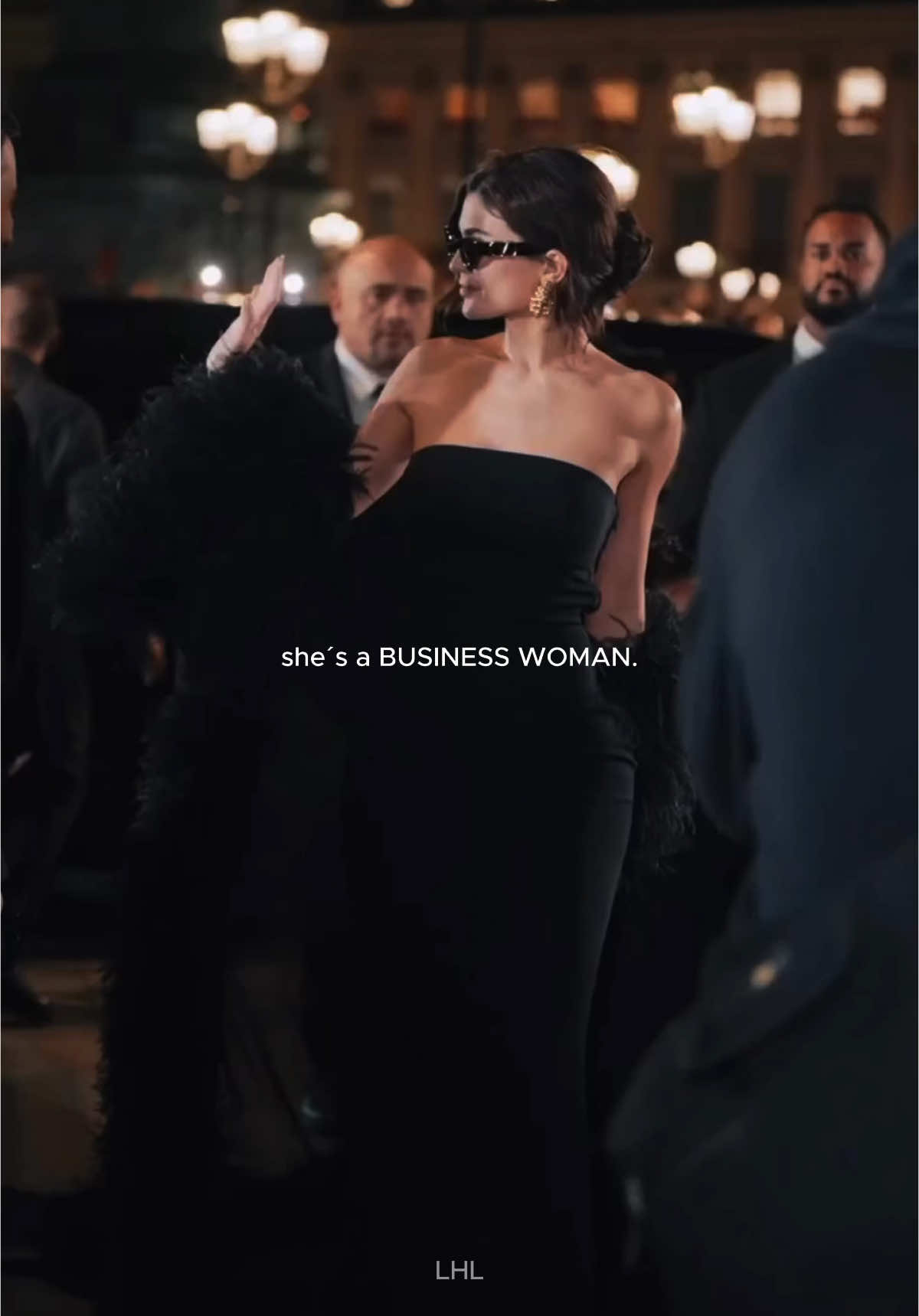 Business woman. 🖤 #businesswoman #luxury #girlboss #luxurylifestyle #luxeherlife #luxurygirl #woman #darkfeminine #luxuryliving #richlife 