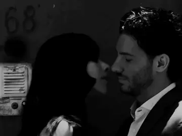 ماتنباس شفتي ماتوصلها شفة ثاني  #اغاني_عراقيه #حب #foryou #viral #explore #ماتنباس_شفتي_ما #سيف_نبيل #تصميم_فيديوهات🎶🎤🎬 #fyp #ستوريات 