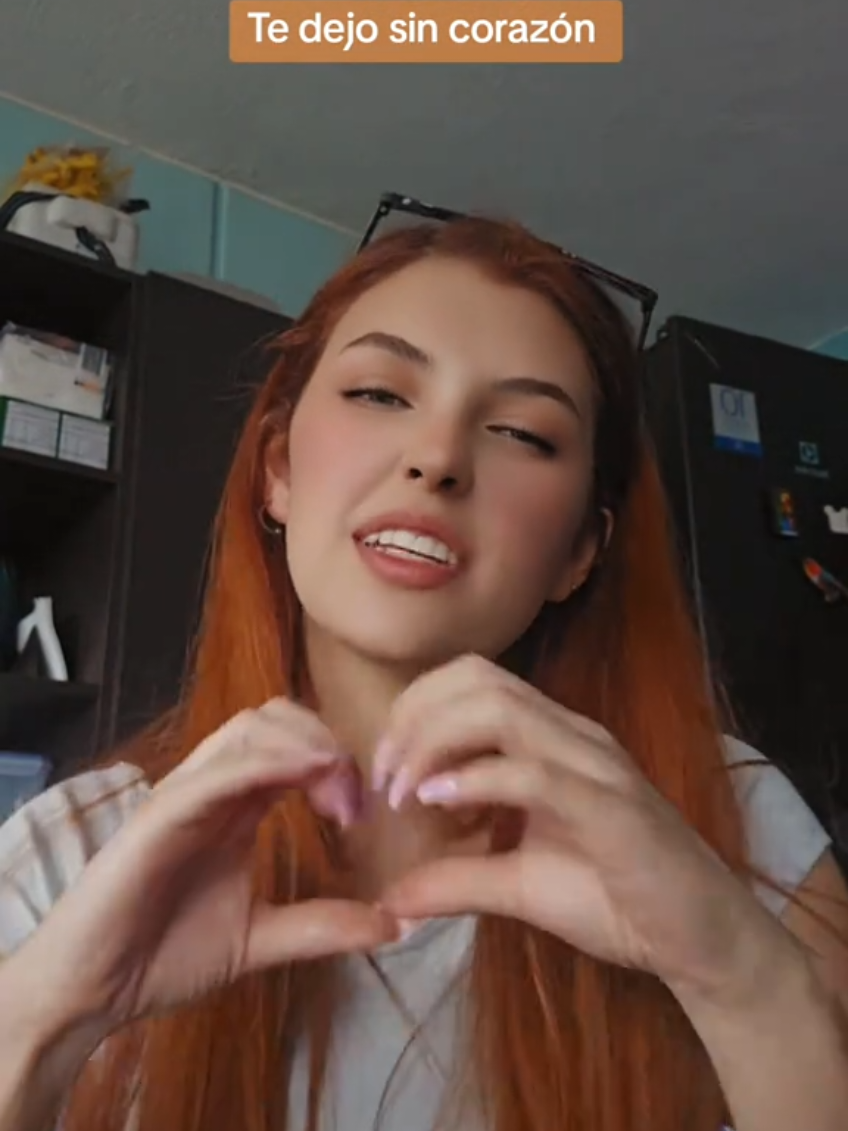 ¡Entendido! Aquí tienes un copy con un tono más frío, relajado y con un toque de humor sutil: 🎶 “Me rompio el corazón…” Pero tranquila, ya lo pegué con cinta y sarcasmo. 💔🩹😎 Cantando porque terapia es cara y Aitana lo dijo todo. ¿Duele? Sí. ¿Me importa? Un poquito nomás. 😂 #CorazonPatch #ModoFríaPeroFina #CantoYMeRio #SarcasmoMood #AitanaLoDijo #BreakupPeroCute #NoDramaJustVibes #TikTokLatam #GlowDownMoment #HumorSeco