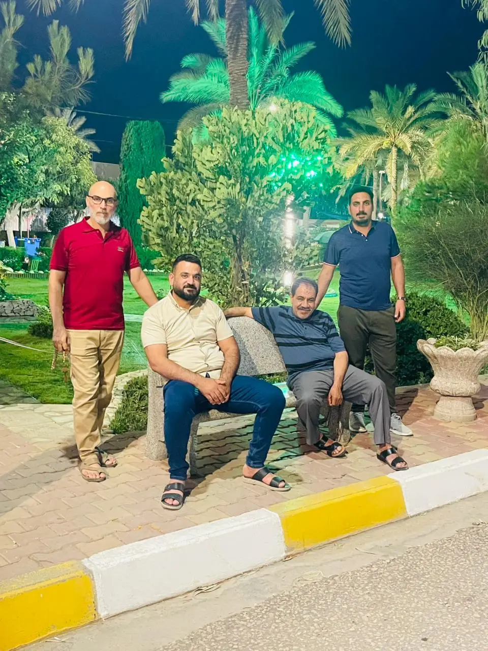 واهس شايب جزه الخمسين  بعد ماله خلك يركض وره أحلامه #سيف✒️ 