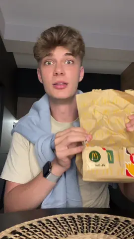 Cały dzień jem tylko Mcdonalda 🍟#mukbang #Vlog #Foodie #FoodTok #eatwithme 