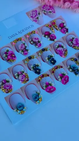 O luxo que suas unhas merecem 💅  #unhas #manicure #unhasdecoradas 