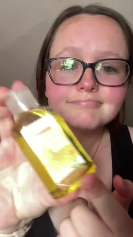 #stretchmarks #pregnancy #bodyoil #greenscreen #SelfCare 
