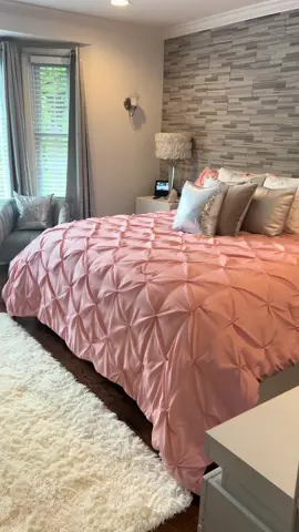 The Seven Piece Pintuck Set from Bedsure is so beautiful! It comes in so many gorgeous colors. This set includes the comforter, fitted sheet, flat sheet, two pillow cases and two pillow shams! It’s lightweight, soft and cozy! Click on the cart to check out all of the different colors. @Bedsure #bedsure #bedding #bed #comforterset #set #fyp 