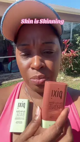 Your Skin, Your Glow ✨ On-The-Glow BASE is your everyday essential that hydrates, nourishes, and perfects in one effortless swipe. Infused with a powerful botanical blend, it melts into skin to deliver a fresh, dewy finish — because radiant skin should feel as good as it looks! 💚 It blurs, blends and evens out skin tone for a naturally enhanced Glow that lasts! Glow-Packed Goodness: 💧 Ceramide NP – Locks in moisture for all-day hydration 🍓 Antioxidant Superfood Berries – Help defend and rejuvenate 🍊 Fruit Oils – Nourish and refresh for radiant, healthy-looking skin Swipe it on and let your natural Glow shine through. ✨ @beautybabez_1982 #PixiBeauty #OnTheGlowBASE #DewySkin #GlowingSkin #EffortlessGlow #SkinLovingIngredients #GlowOnTheGo