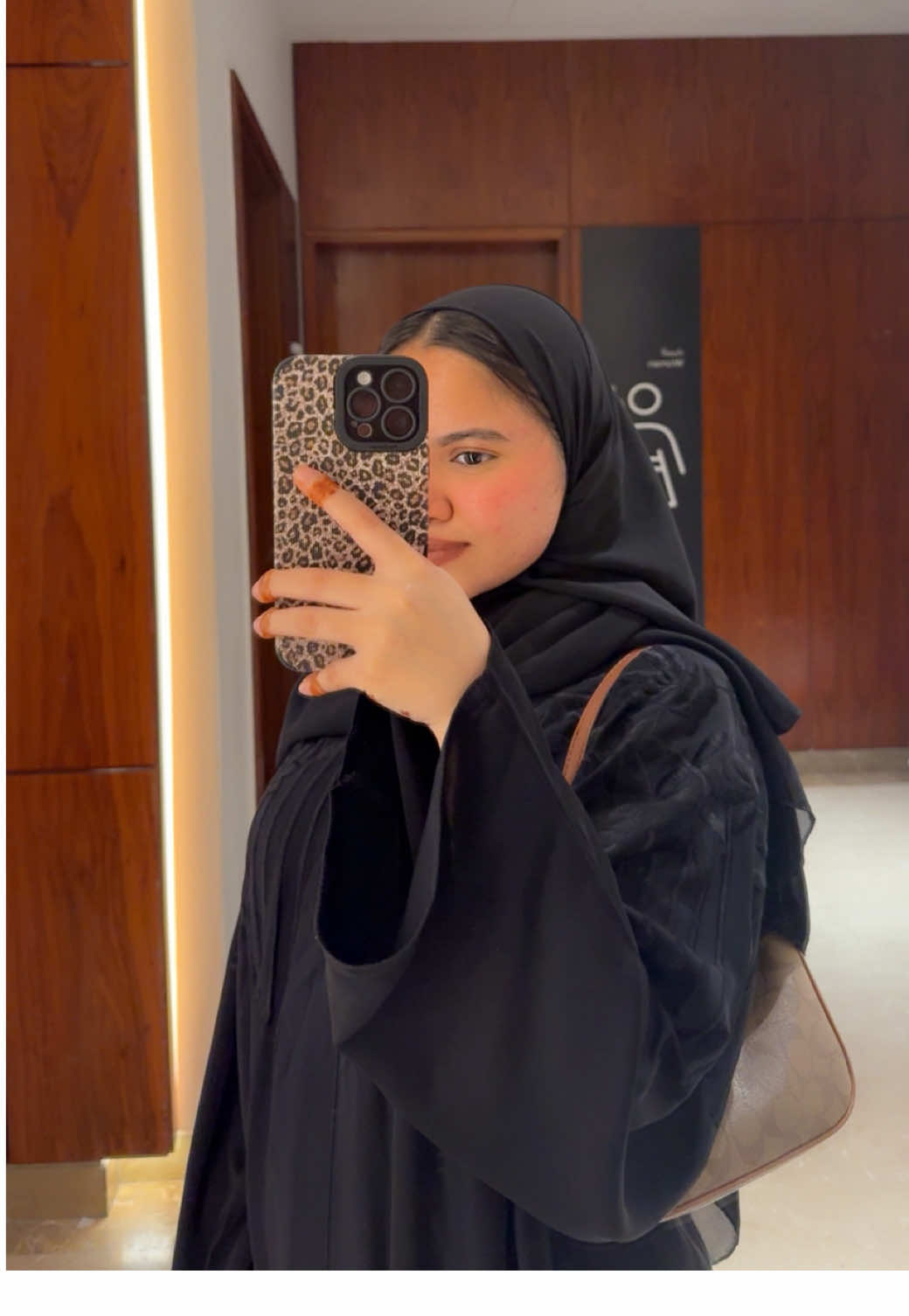 🖤 #fyppppppppppppppppppppppp #uae🇦🇪 #viral #addyours #abaya #browngirl #fyp #OOTD #outfitoftheday #viral #trending #sherine #peace #ootdfashion #ootdhijab #abayastyle 