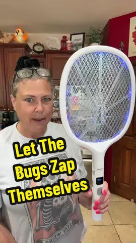 The flys and mosquitoes don’t stand a chance now! #tiktokshoprestock #funinthesun #TikTokShopCreatorPicks #TTSLevelUp #TikTokShopSummerTurnUp #TTSCreatorBash #bugzapper #mosquitos 