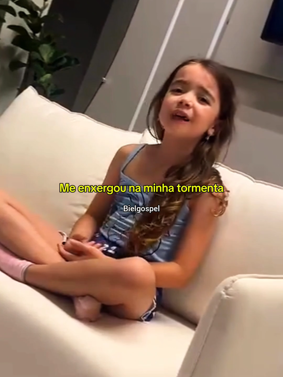 Me enxergou na minha tormenta 🙏🏻🥺  #gospel #cançãogospel #status #bielgospel #Deus #foryoupage 