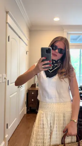 A little style walk through for the farmers market!! #styleinspo #OOTD #outfitinspo #summerstyle 