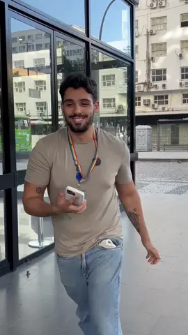 Atenção! Você não pode ficar de fora do melhor evento de empreendedorismo do ano! O Sebrae Rio Summit está chegando com uma programação 100% gratuita e imperdível!  ​  De 21 a 25 de julho, o Rio de Janeiro vai se tornar a capital do empreendedorismo, com palestras de grandes nomes do mercado que vão te mostrar o caminho das oportunidades, da inovação e do crescimento real nos negócios. E o melhor, você não paga nada para participar!  ​ Garanta agora mesmo o seu passaporte gratuito para esse superevento! Escreva “Ingresso” nos comentários para receber o link de inscrição.​  Curtiu? Então já manda esse vídeo para os seus amigos e compartilha nos stories, porque ninguém pode perder essa chance de transformar o futuro do próprio negócio.​ ​