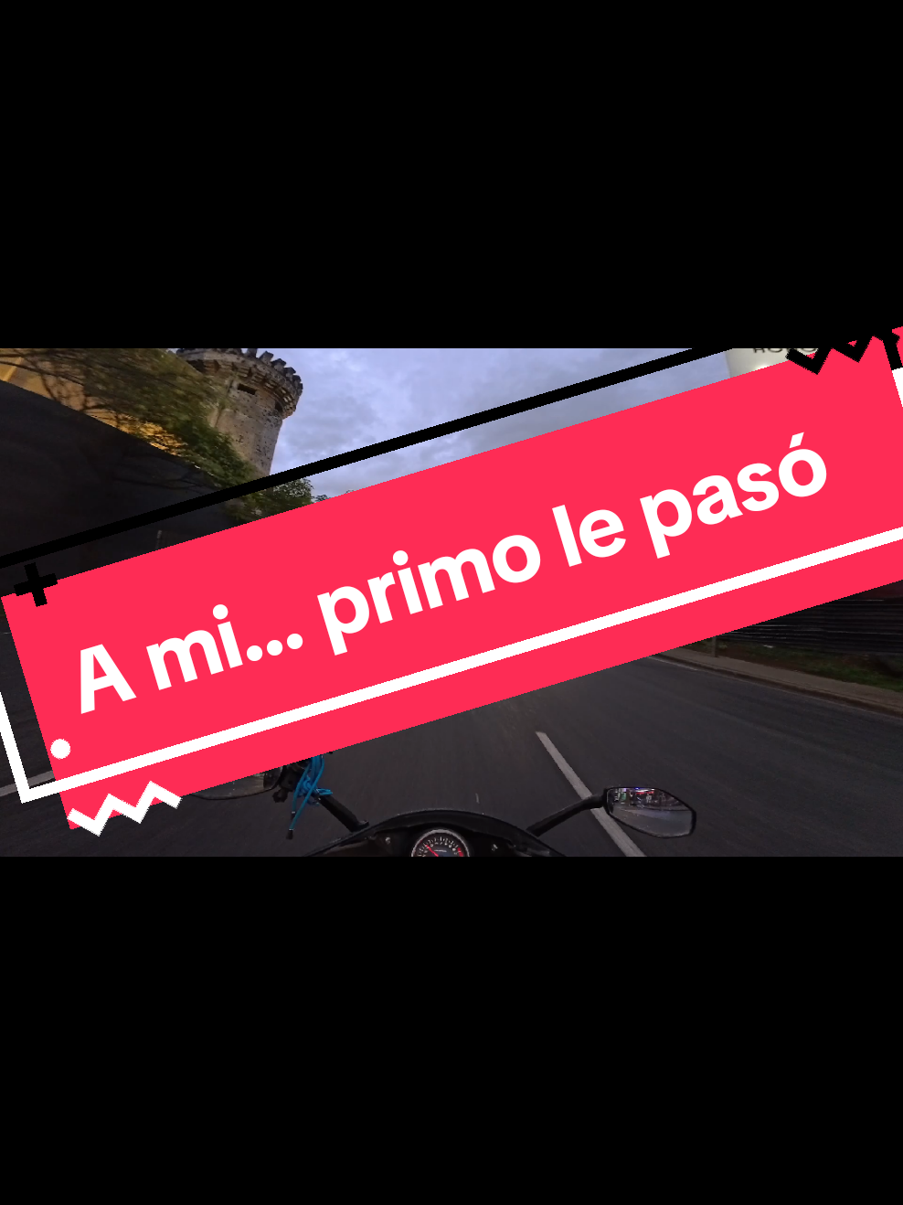 Existen dos tipos de motociclistas: los que ya se cayeron y los que se van a caer. Se pueden caer en la via del tren, a mi... primo le pasó. #costarica🇨🇷 #cbr250r 