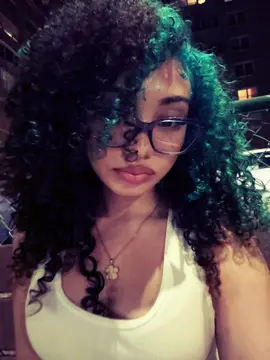 Draftie #skunkstripe #dyedcurlyhair #real #relatable #skunkstripehairinspo #bluehair #curlsforthegirls #curlyhairtok #prettygirlsoftiktok #trend #trendy #trending #curlsforthegirls #summerhair #hairinspo #viraltiktok #frankocean 