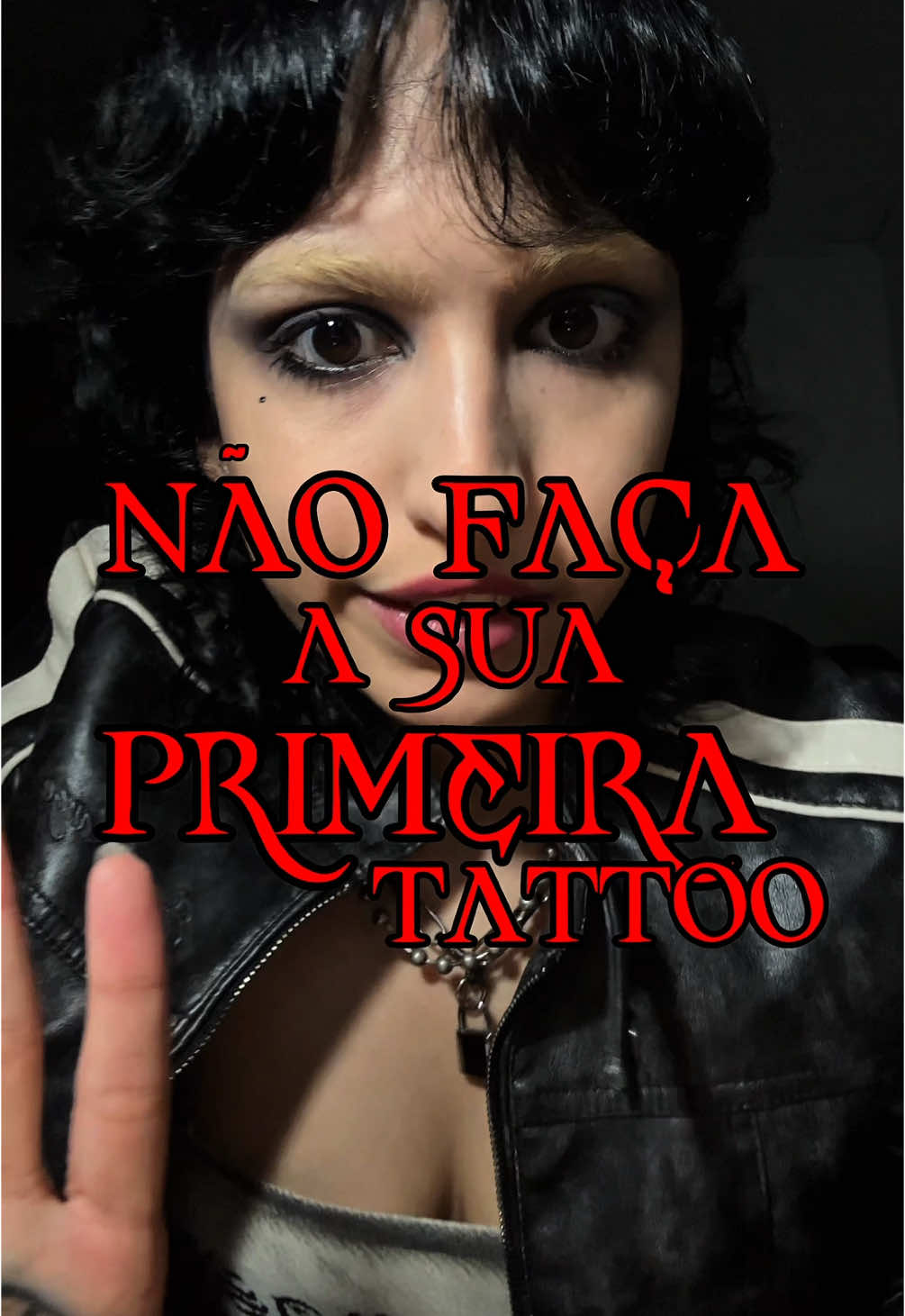 tem tanta coisa q eu ainda quero contar #tattoo #tattooartist #cybertribaltattoo #cybertribal #cybersigilism #cybersigilismtattoo #redtattoo #primeiratattoo 
