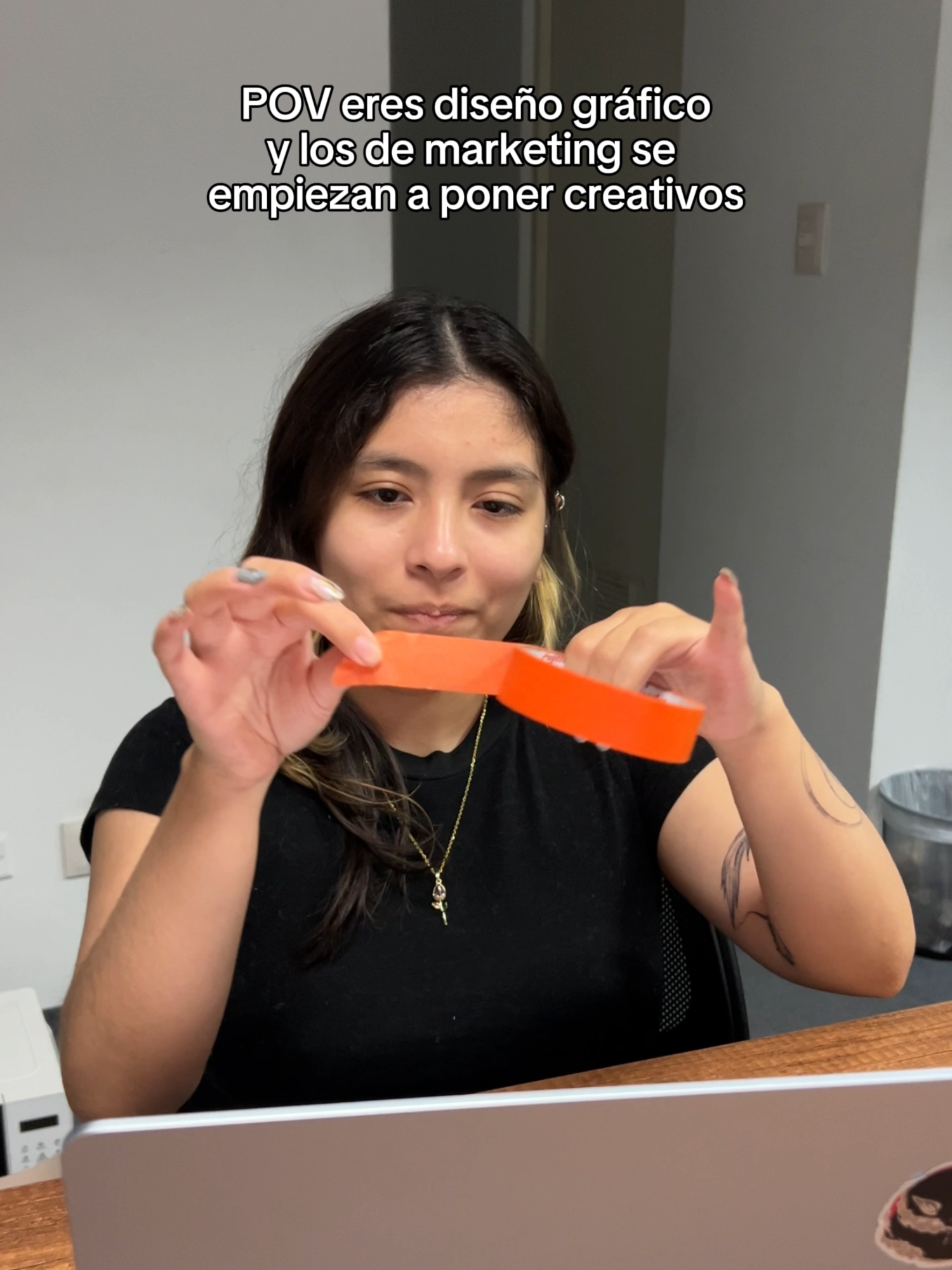 Entendemos al team de diseño 🎨 #Itsforyourmouth #diseñografico #shutup #diseñadoresgraficos #agenciacreativa #humortrabajo #humor #situacioneslaborales