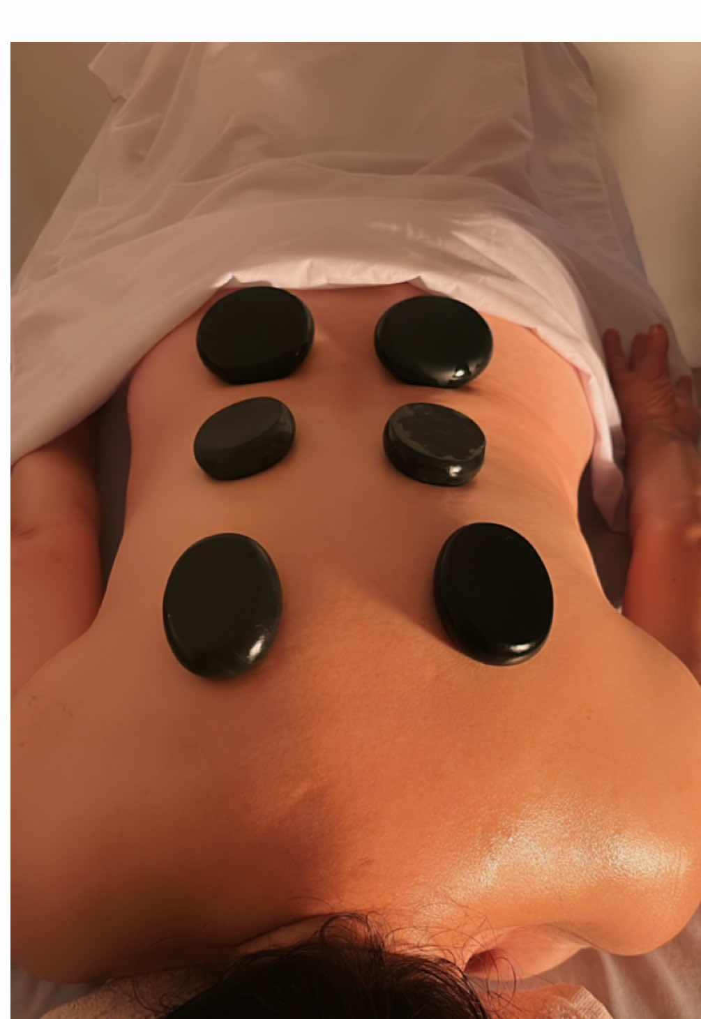 Masaje con terapia de piedras calientes 💆🏻‍♀️💆🏻‍♂️ Eliminación de tóxinas, especial para personas con artrosis y artritis  #masaje #relaxing #piedrascalientes #masajeconpiedrascalientes #salud #spa #reflexologia #massage #bienestar #saludable #relaxing #salud #spa #reflexologia #massage #bienestar #saludable #relaxing #relajante #masajes #masajedescontracturante #relaxation #relaxingvideos 
