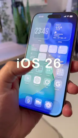 Ya salió iOS 26 - cómo personalizar tu iPhone? Oficialmente se puede descargar ya la versión iOS26 beta para desarrolladores con la nueva interfaz de cristal y rediseño.  Versión final viene con el iPhone 17 #ios26 #iphone #apple #iphonetips #iphone17 