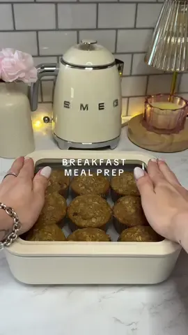 breakfast meal prep🥚🍅🧀🧁 #breakfast#mealprep#breakfastideas#EasyRecipe#FoodTok#highproteinmeals#mealprepideas#eggbites#oatmeal#foodprep#asmrsounds#caraway#satisfyingvideos 