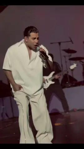 ستاره ی درخشان دنیای موسیقی پاپ #مجید_رضوی #majid_razavi #singer #iranian #songs #music #forupage #fyp #everyone #CapCut #کنسرت #ایران #concerts #viralvideos #MemeCut 
