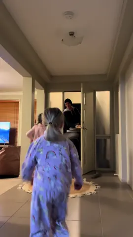 Dads home 🥹❤️ #fifolife #fifoworker #fifoaustralia #fifo #fifowifelife #fy #fyppppppppppppppppppppppp #foryoupageofficiall 