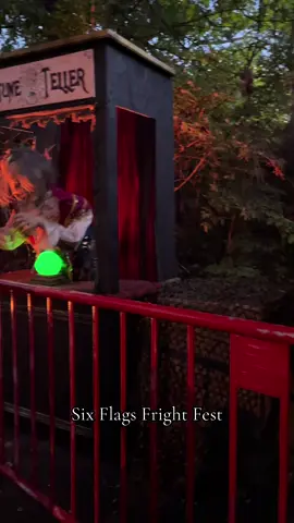 #fyp #foryou #halloween #hauntedhouse #sixflags 