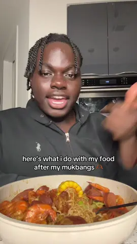 here’s what happens after i finished my mukbang videos 😂💕 got this from @Mieishea Eats ᥫ᭡ #seafood #leftovers #mukbang #chickenboil 