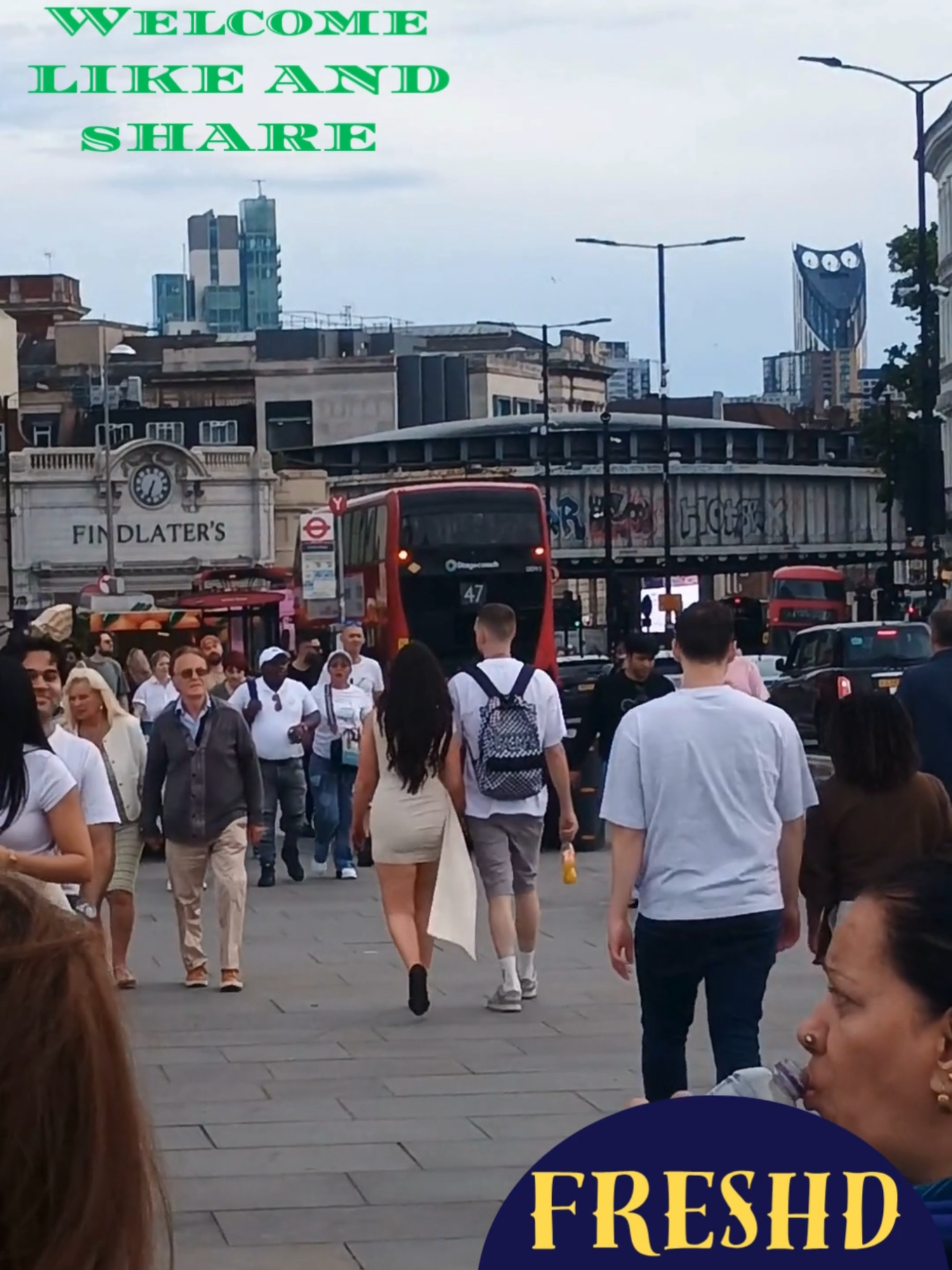 BriefS: The view of boats near London Bridge offers a picturesque scene of the River Thames, where modern vessels glide beneath the historic bridge. Surrounded by iconic landmarks like The Shard and Tower Bridge in the distance, the area captures the vibrant mix of old and new London. Sightseeing boats, river taxis, and leisure cruises create a lively atmosphere, making it a perfect spot to enjoy the city's waterfront charm. #londonbrigde  #Vessel #boat #liveseen🔥🔥🔥 LONDON BRIDGE  BOATS VIEW