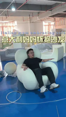 Obsessed with this Italian Compressed Hug Sofa!🛋️Curved like a cozy embrace,it's a 1969 design classic that still slays.Vacuum-packed for easy delivery,it bounces back to plush perfection.Soft,stylish,and perfect for any home.Snag yours now!#compressionsofa #sofa #vacuumsofa #sofabed #boxsofa #baolesenfurn #sofadesign #funiture #sofas #sofafactory 