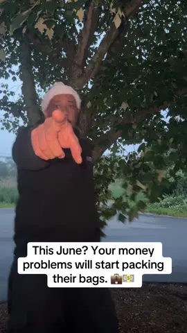 This June? Your money problems will start packing their bags. 💼💵 #VarickStrong #lamarprayer #CatchIt #newmonth #mondaymotivation #prayerwarriors #AWL #nightcap 