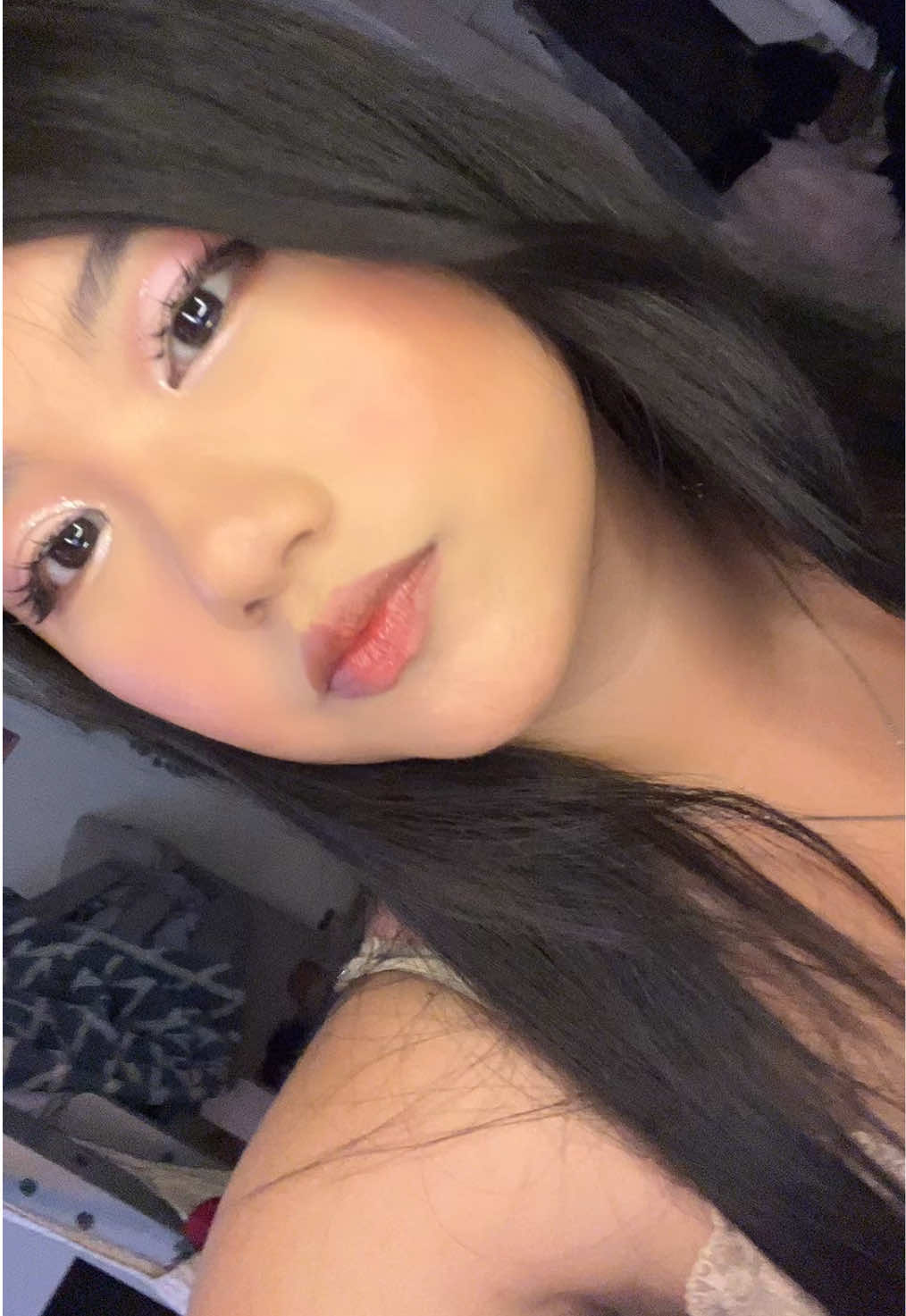 #greenscreen I might delete it tbh cuz wtf WHY DO I LOOK LIKE THAT but oh well!  #ppurgatoryy #grwm #fyp #foryou #makeup #makeuptutorial #prom