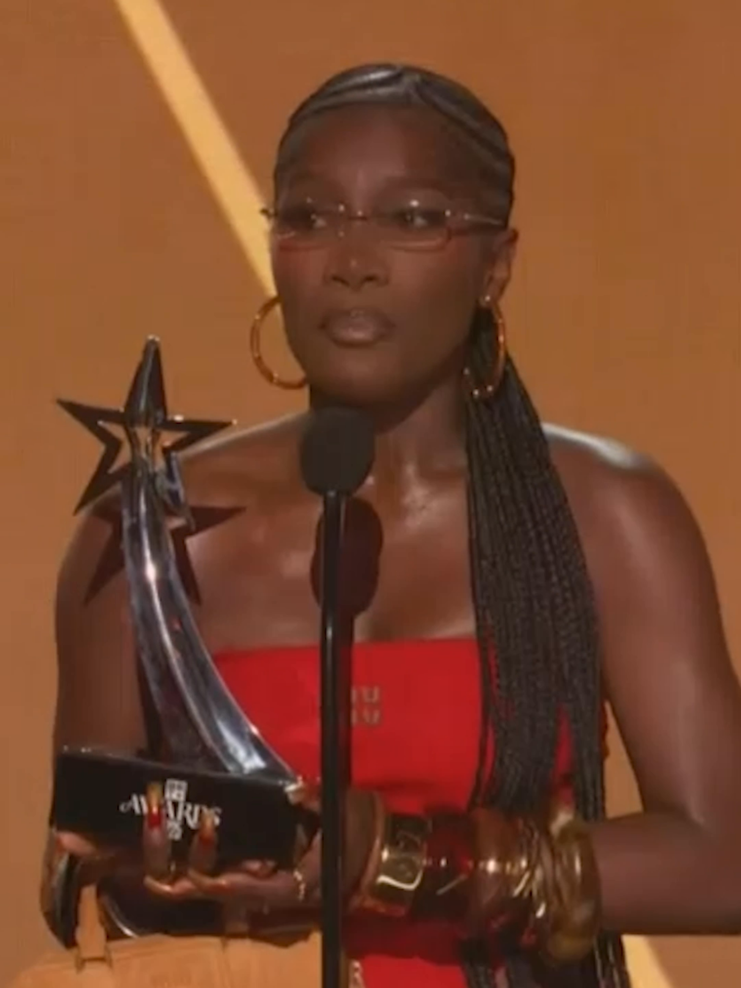 #doechii calls out #donaldtrump and ice while accepting her best female hip hop trophy at the #betawards #betawards2025