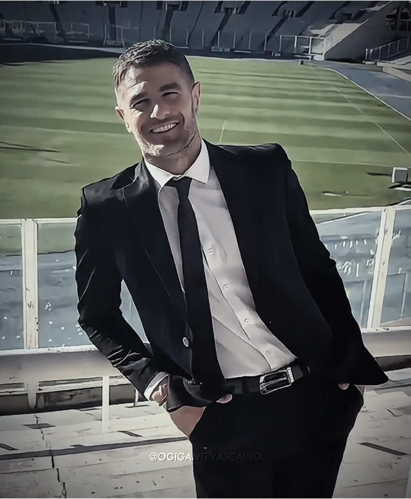 Pablo Ezequiel Vegetti Pfaffen ENTENDEU o VERDADEIRO SIGNIFICADO de LEALDADE e GRATIDÃO ao VASCO. Coisa que um certo jogador, por mais que jogue até os 50 anos, parece que NUNCA vai entender ou será que vai?! 🤷‍♂️👀 Créditos: Charla Podcast ❤️🏴‍☠️ | #vasco #corinthians #vegetti 