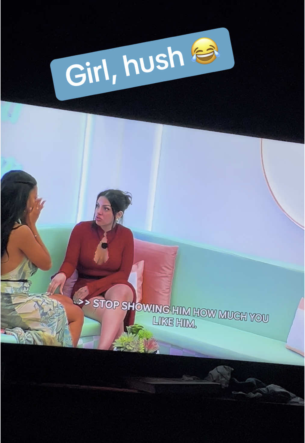 Huda, you cannot be giving advice. Esp to her bc not even 2 days ago you said you hated her 🤣🤣🤣 #loveislandusa #huda 