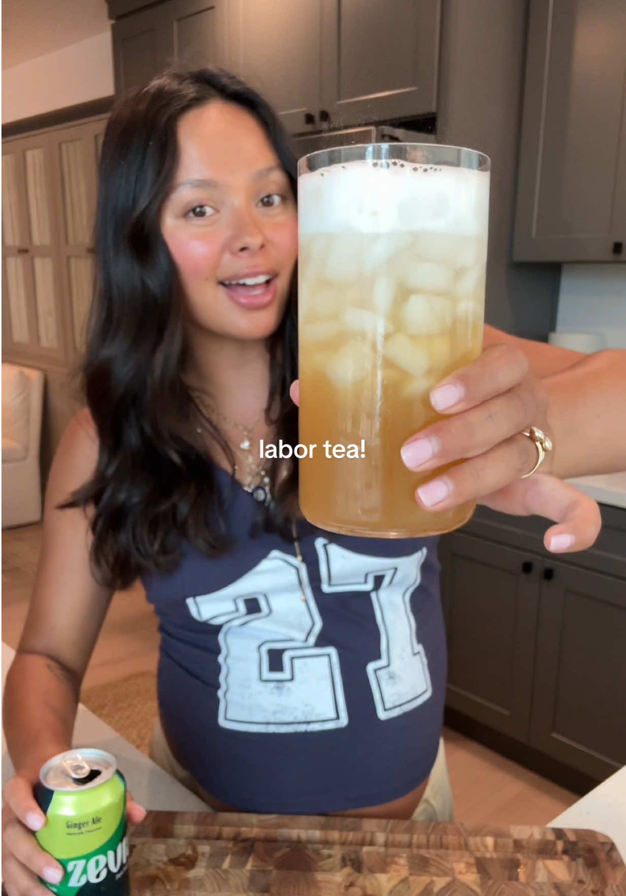 it’s time!!!🫖♥️🍍 raspberry leaf tea time (summer version) for all the summer babies loading!☀️ #pregnant #raspberryleaftea #laboranddelivery #thirdtrimester  boil water, turn off and add tea bags + pineapple juice… let steep for 10-15 min + enjoy over ice!! option to stir in 2-3 tsp of honey for sweetness + top off with ginger ale or coconut water for an added touch 🫶🏽  - 6 tea bags to 6 cups of water  - 1 1/2 cups of 100% pineapple juice - splash of ginger ale 