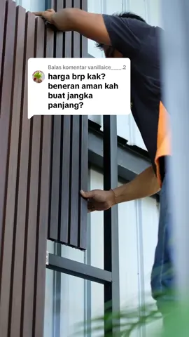 Membalas @vanillaice____.2 Yes, sangat aman!💯 Panel ini menggunakan Wood Plastic Composite (WPC), material inovatif yang: 🔸 Tahan terhadap hujan & sinar UV 🔸 Anti-rayap dan Tidak mudah lapuk 🔸 Minim perawatan, tidak perlu dicat ulang 🔸Cocok untuk penggunaan outdoor jangka panjang, tanpa drama Mau kami bantu hitung kebutuhan & estimasi harga? ➡️ Cek DM ya kak buat info lengkapnya! #woodpanel #wallpaneloutdoor #eksterior #woodpanelwpc #wpcpanel #wpc #fasadrumah #pagarrumahminimalis #fasadrumahminimalis #homedecor #roomdecor #rumahminimalis