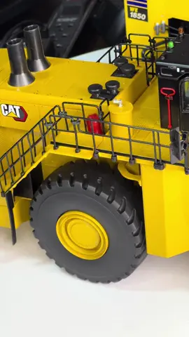 Los imponentes cargadores de minería en escala #komatsu #caterpillar #operadoresdemaquinas #peru🇵🇪  #mina 
