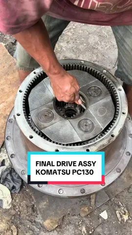 FINAL DRIVE ASSY KOMATSU PC130F-7 COPOTAN ORI  CP : 087780118562 (ZAMAN) #fyp #lab #LAB #lapakalatberat #lapakalatberatlab #alatberatindonesia #heavyequipment #heavyweight #operatorexcavator #operatormuda #operator #mekaniktiktok #mekanikmuda #mekanik #engineering #engineer #engine #hitachi #komatsu #caterpillar 